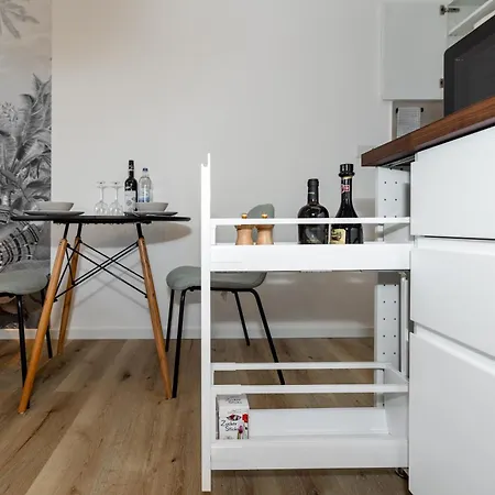 Kleines Mit Balkon Apartment
