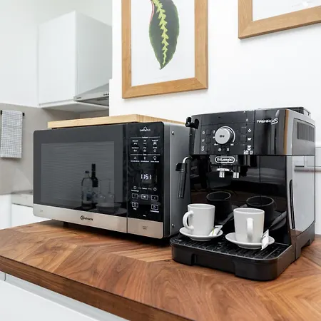 Apartman Kleines Mit Balkon *