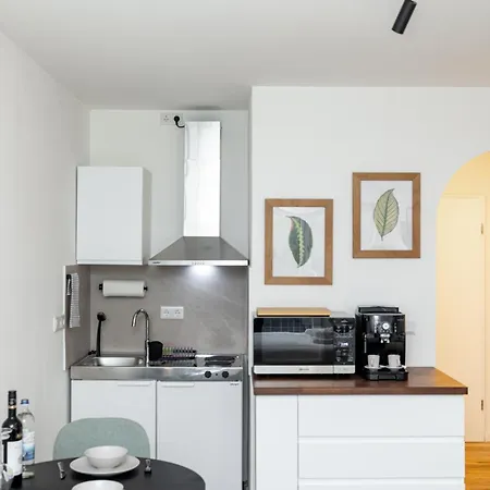 Kleines Mit Balkon * Würzburg