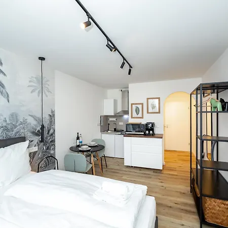 Kleines Mit Balkon