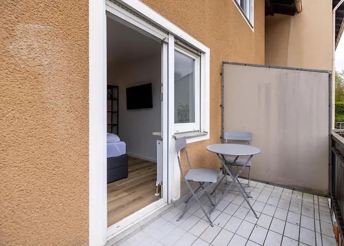 Kleines Mit Balkon *