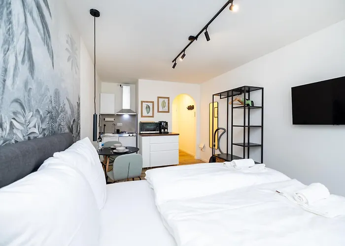Appartement Kleines Mit Balkon