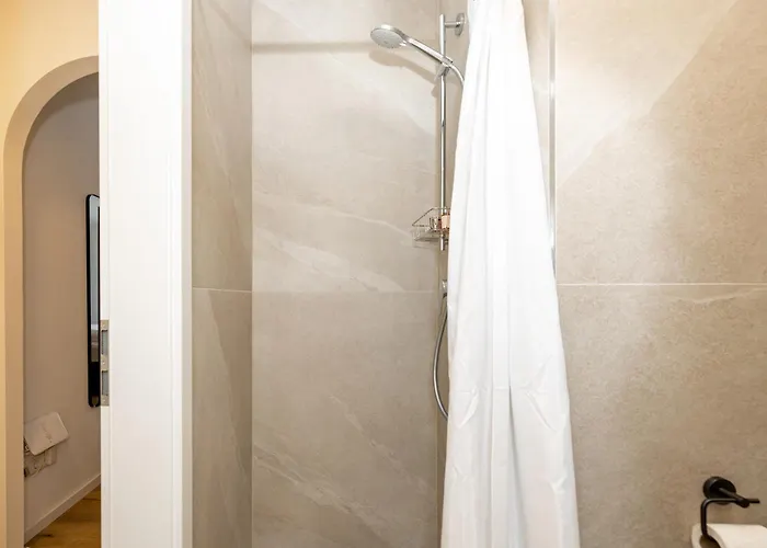 Appartement Kleines Mit Balkon *