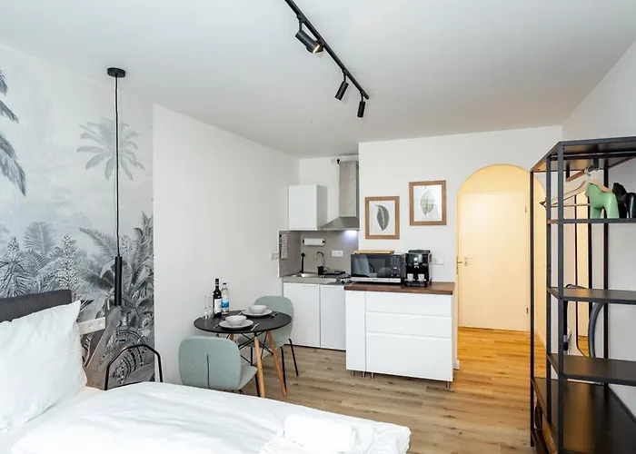 Kleines Mit Balkon